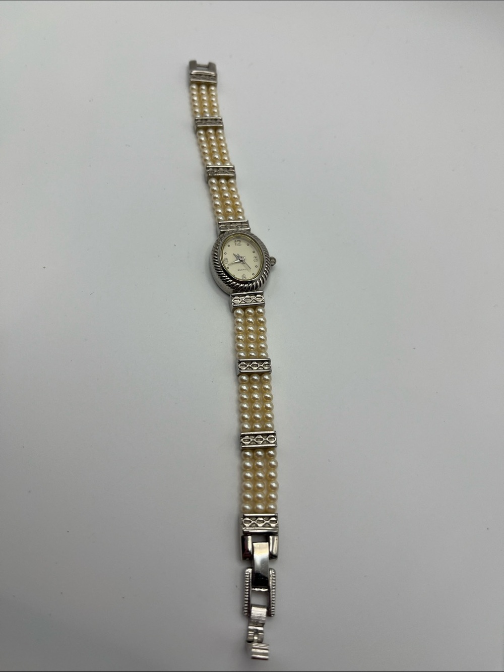 VTG Avon Pearl-Accent Silver Tone Women's Watch - Cream Dial